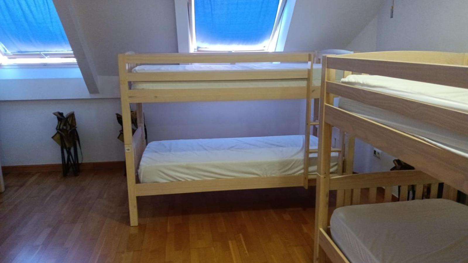 Albergue -Wifi- O Apartamento -No Wifi- Camino Santiago Porrino - En Pleno Centro - City Centre Luaran gambar